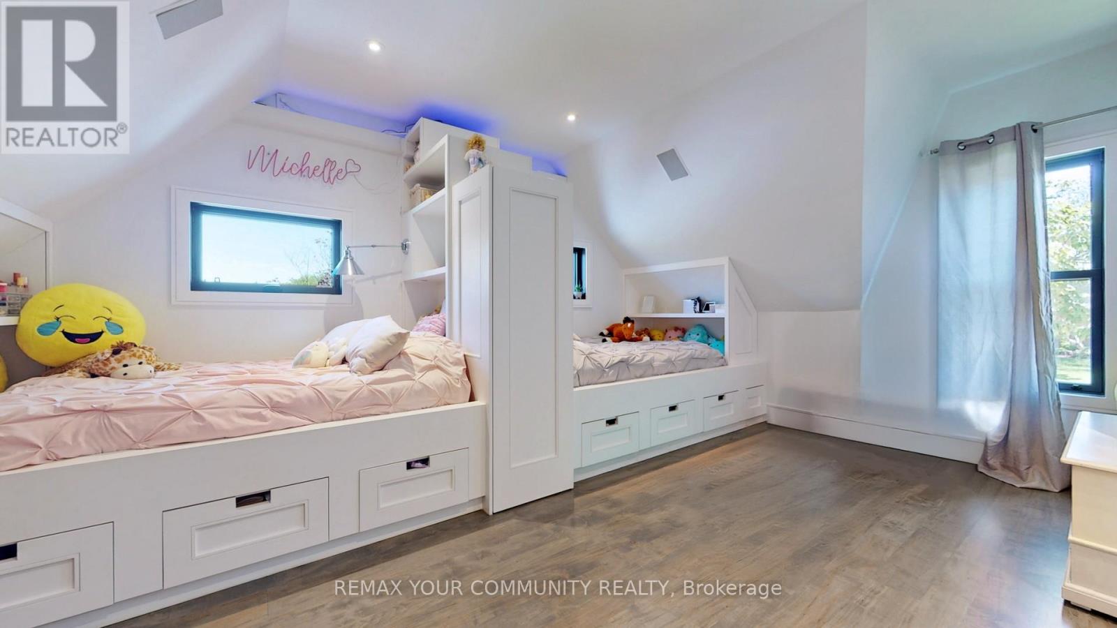 557 Aintree Drive Property Photo 34