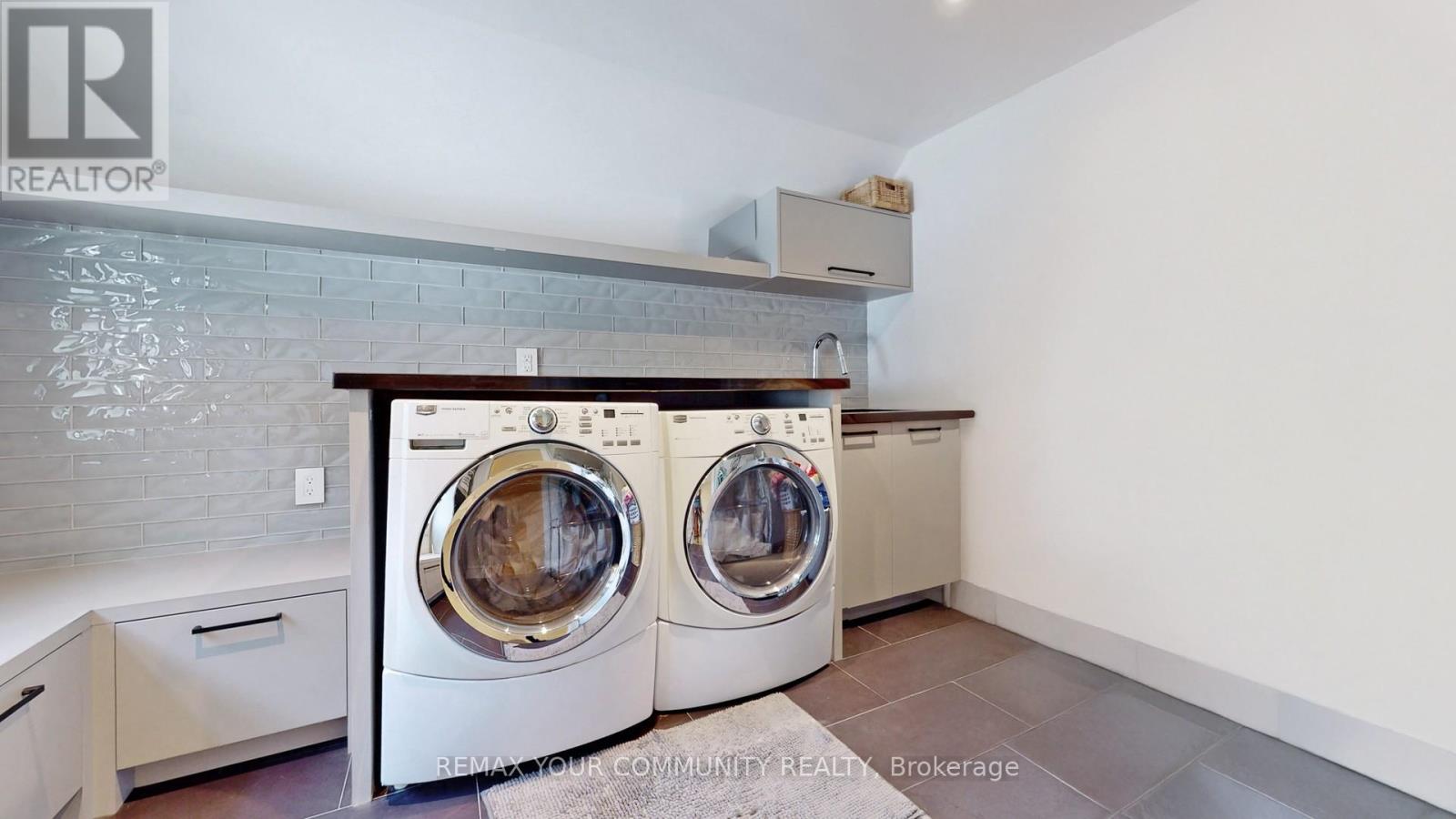 557 Aintree Drive Property Photo 36
