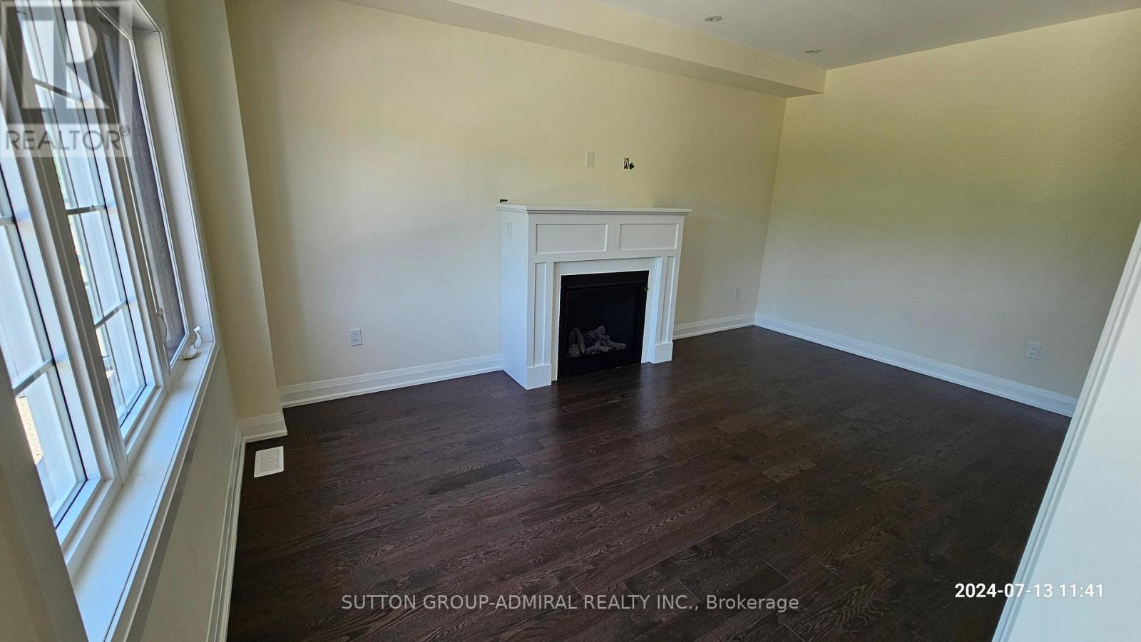 152 Hawkins Street Property Photo 3