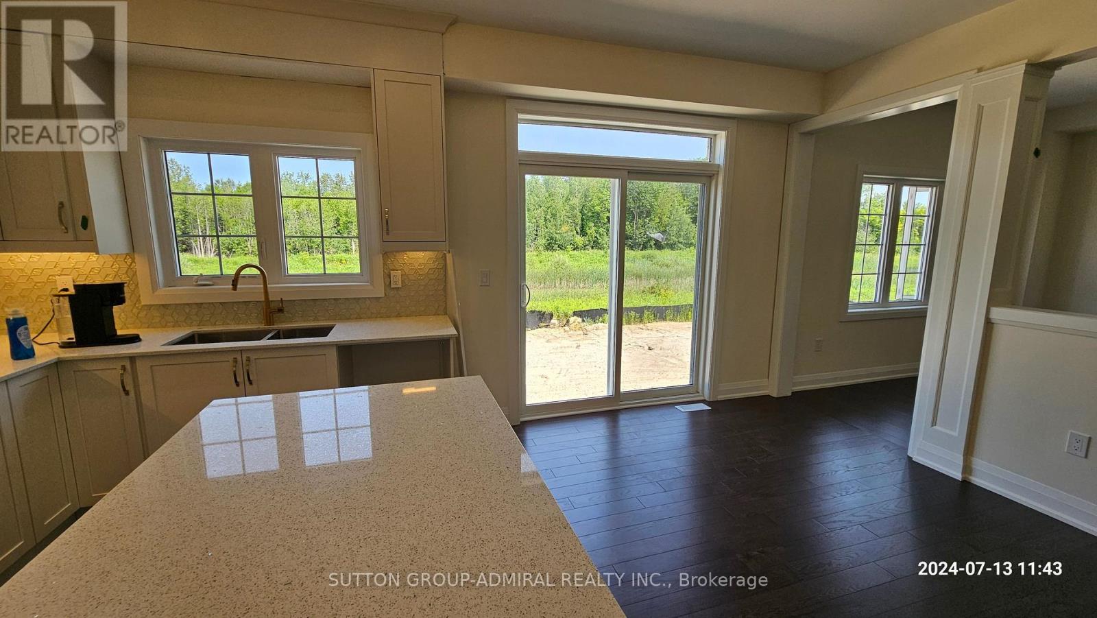 152 Hawkins Street Property Photo 6