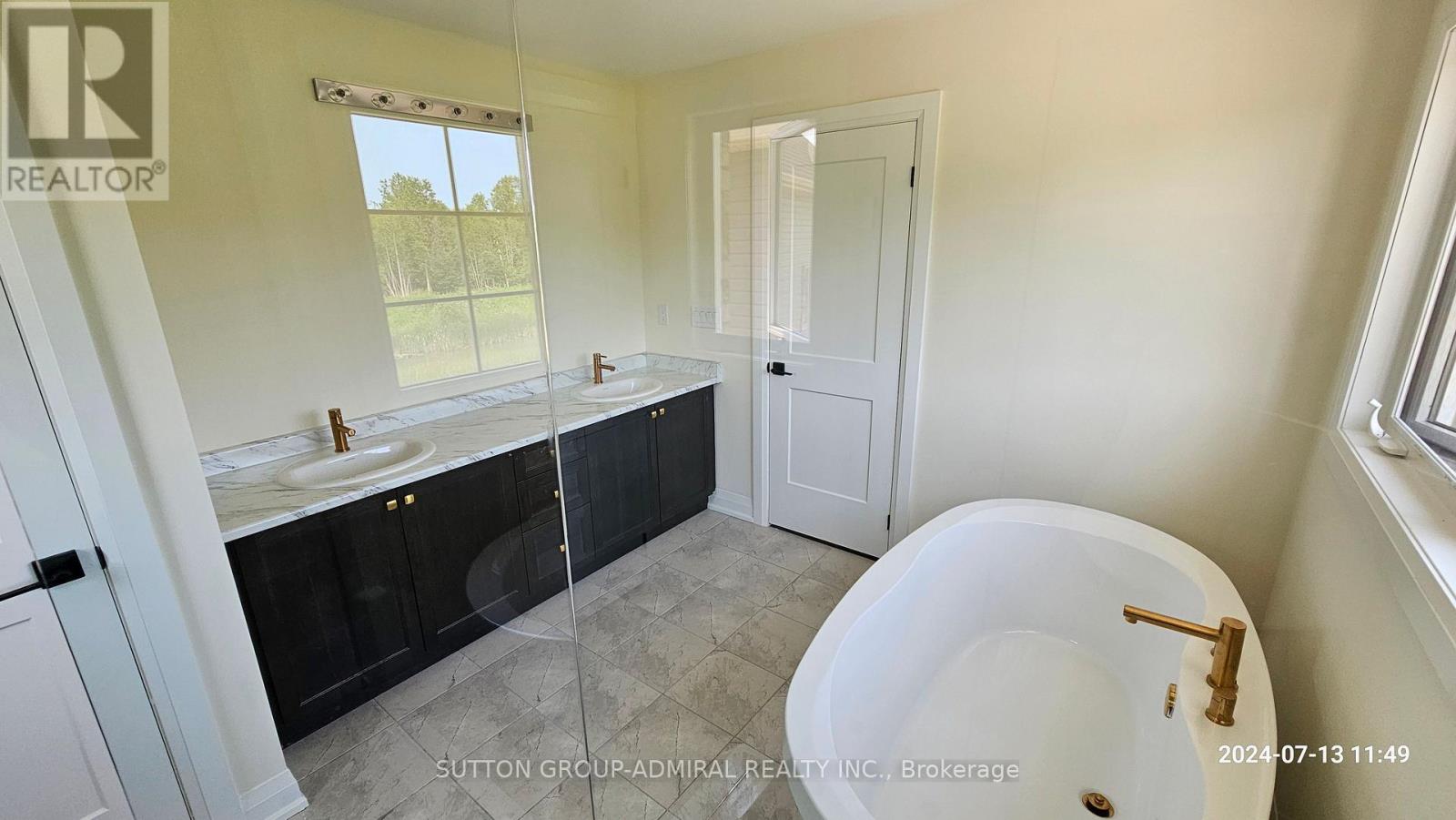 152 Hawkins Street Property Photo 16