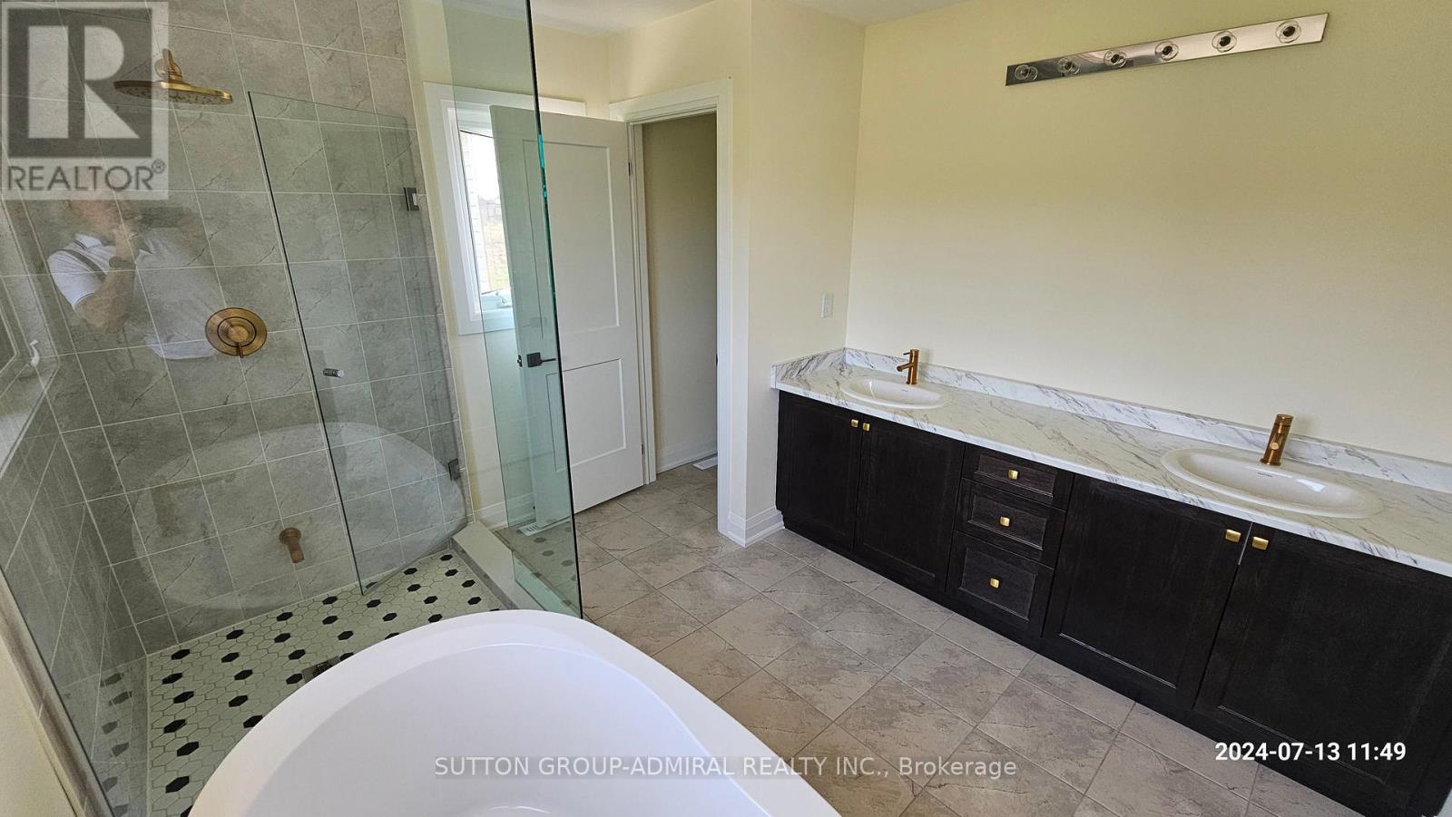 152 Hawkins Street Property Photo 17