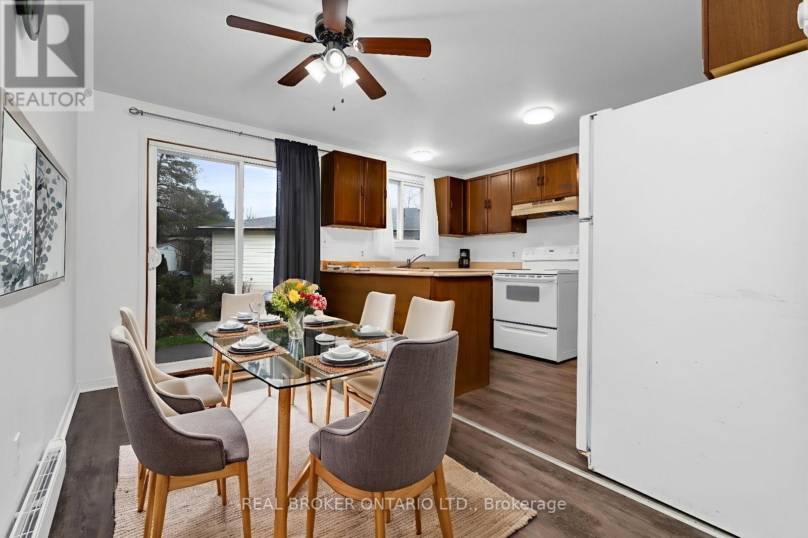 8 Maple Leaf Terrace Property Photo 3