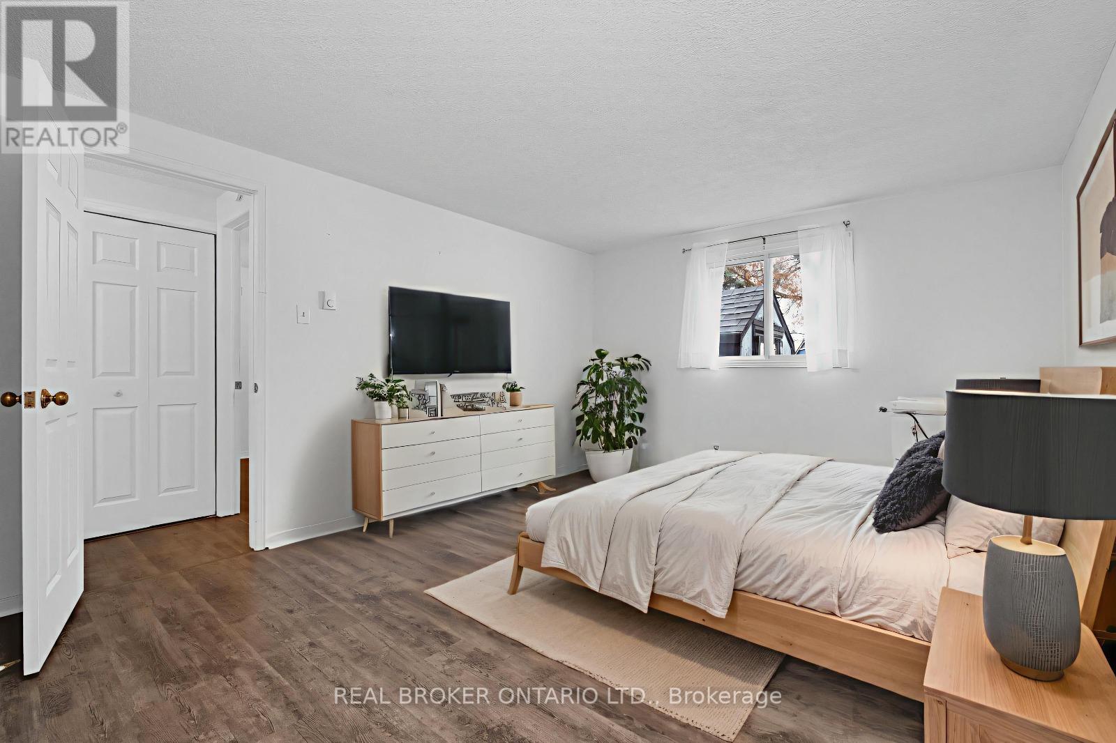8 Maple Leaf Terrace Property Photo 14