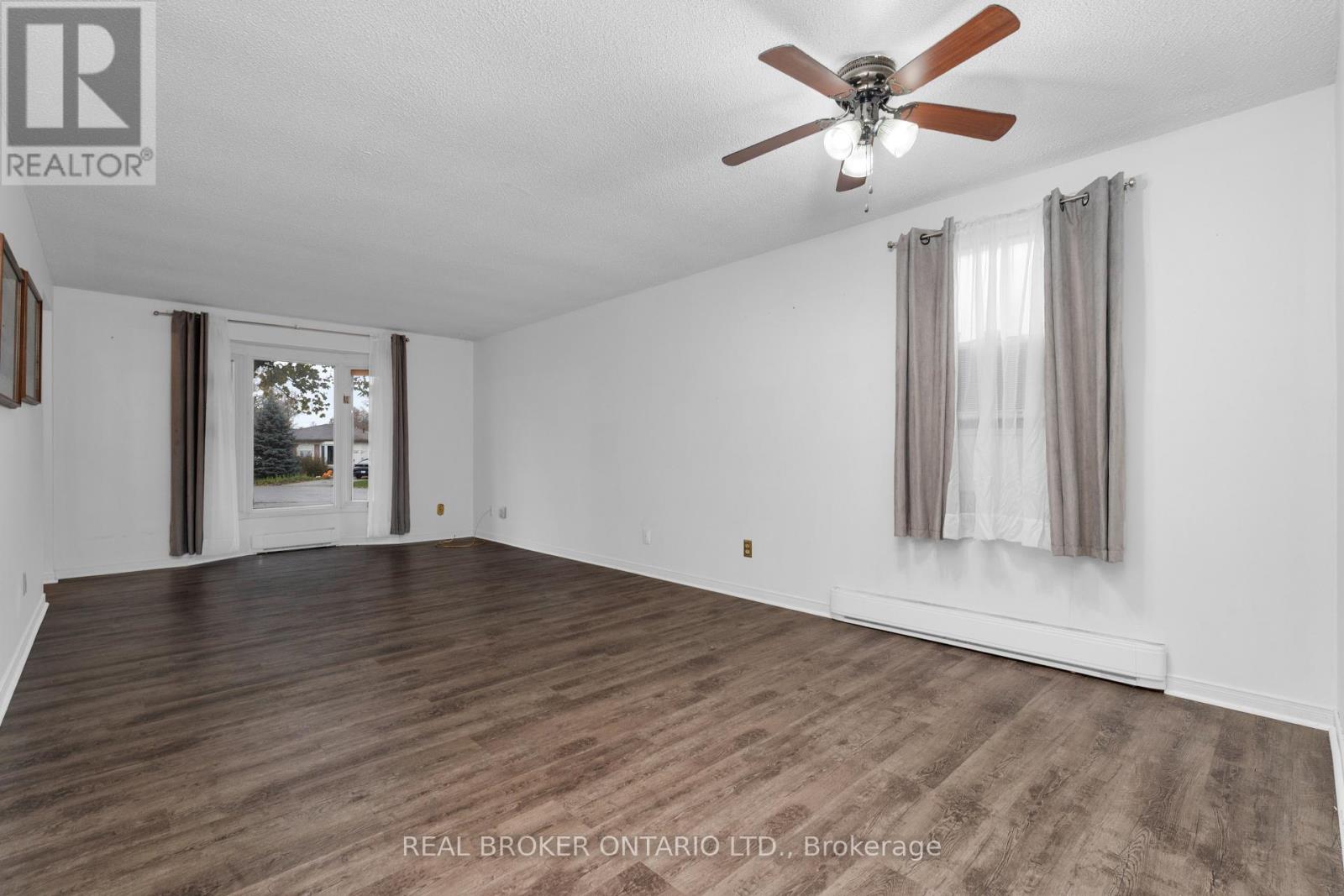 8 Maple Leaf Terrace Property Photo 16