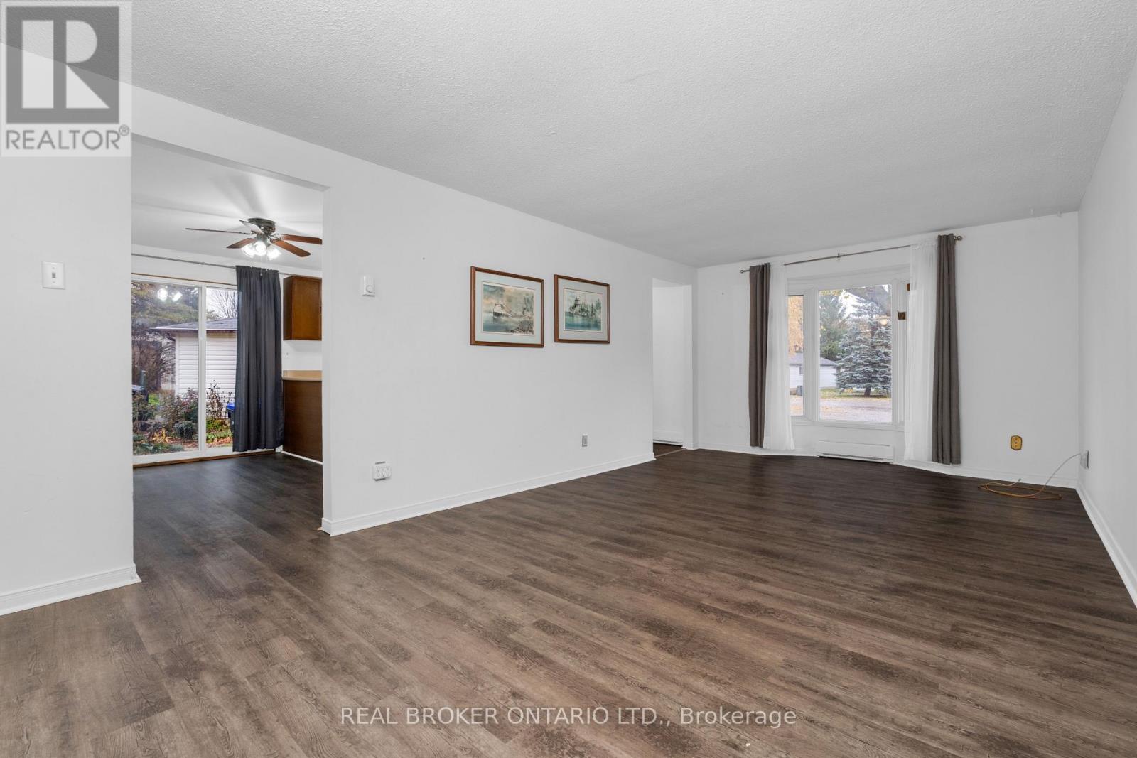 8 Maple Leaf Terrace Property Photo 18