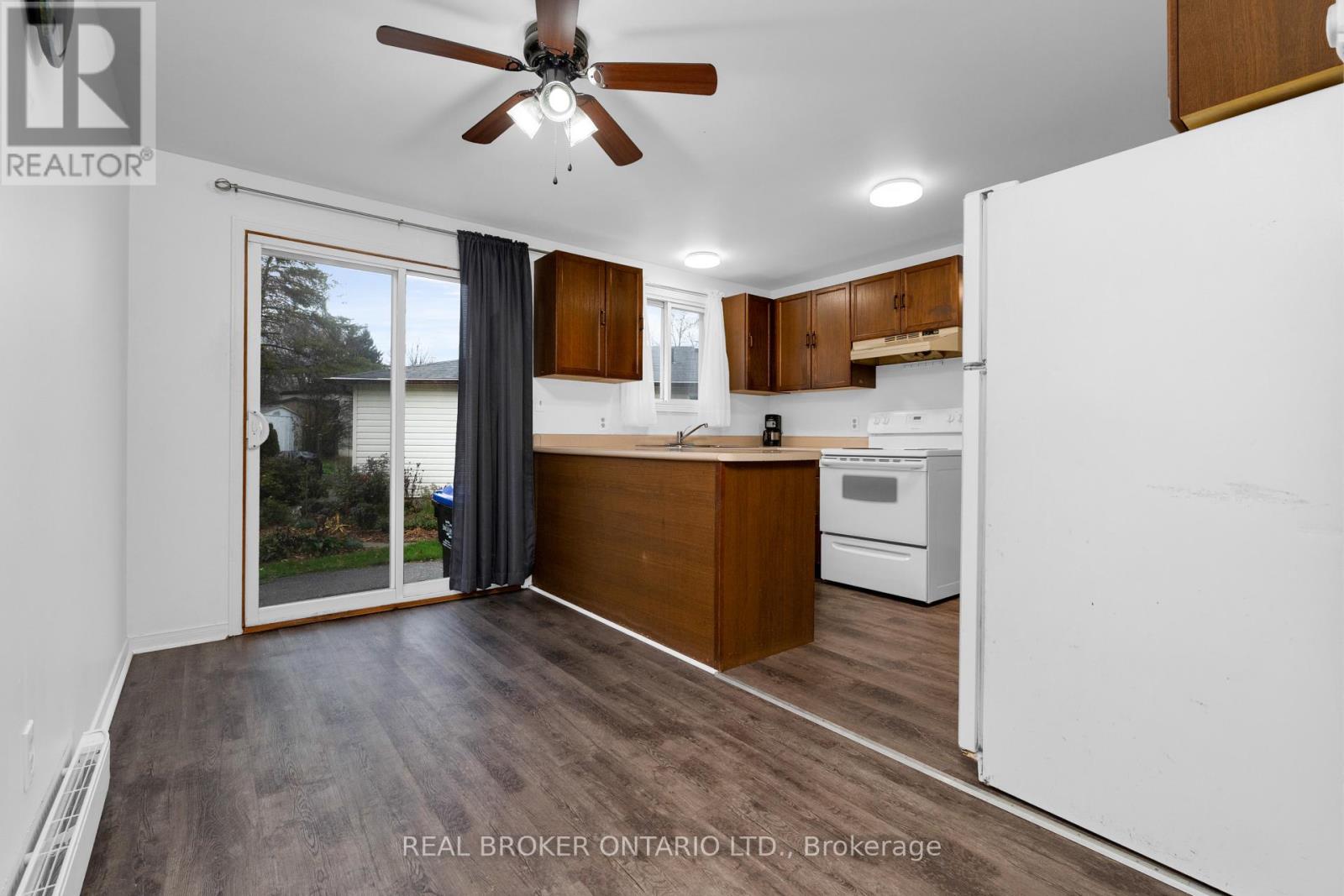 8 Maple Leaf Terrace Property Photo 19