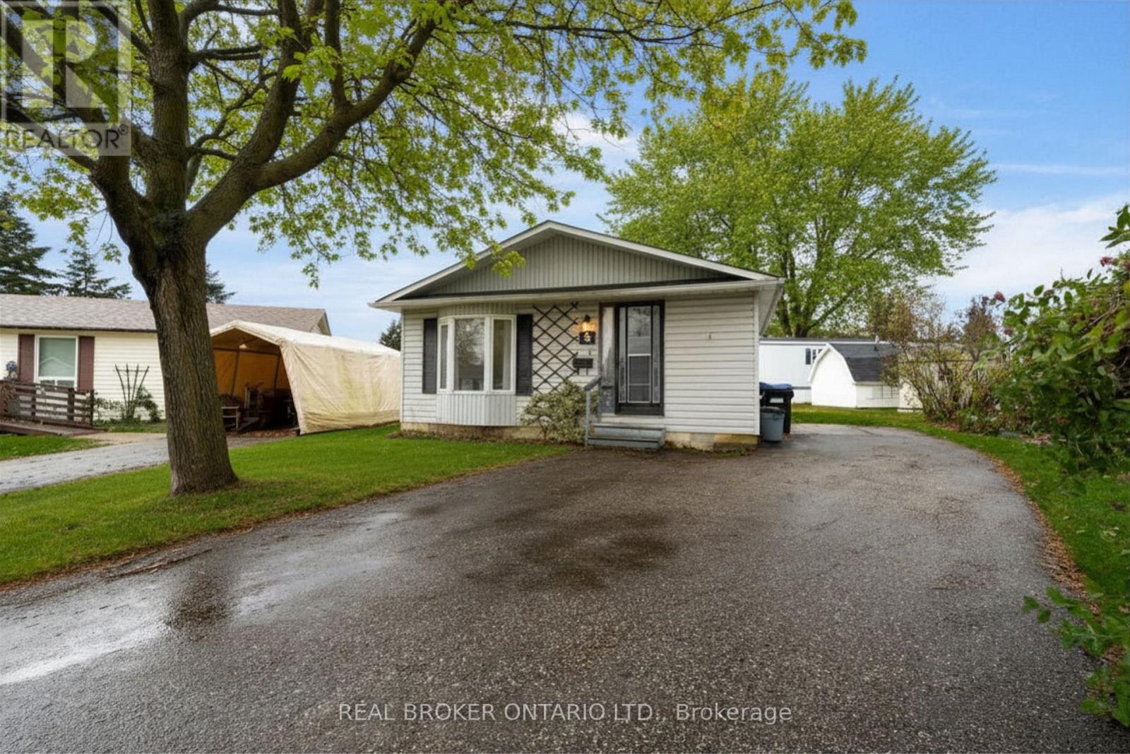 8 Maple Leaf Terrace Property Photo 24