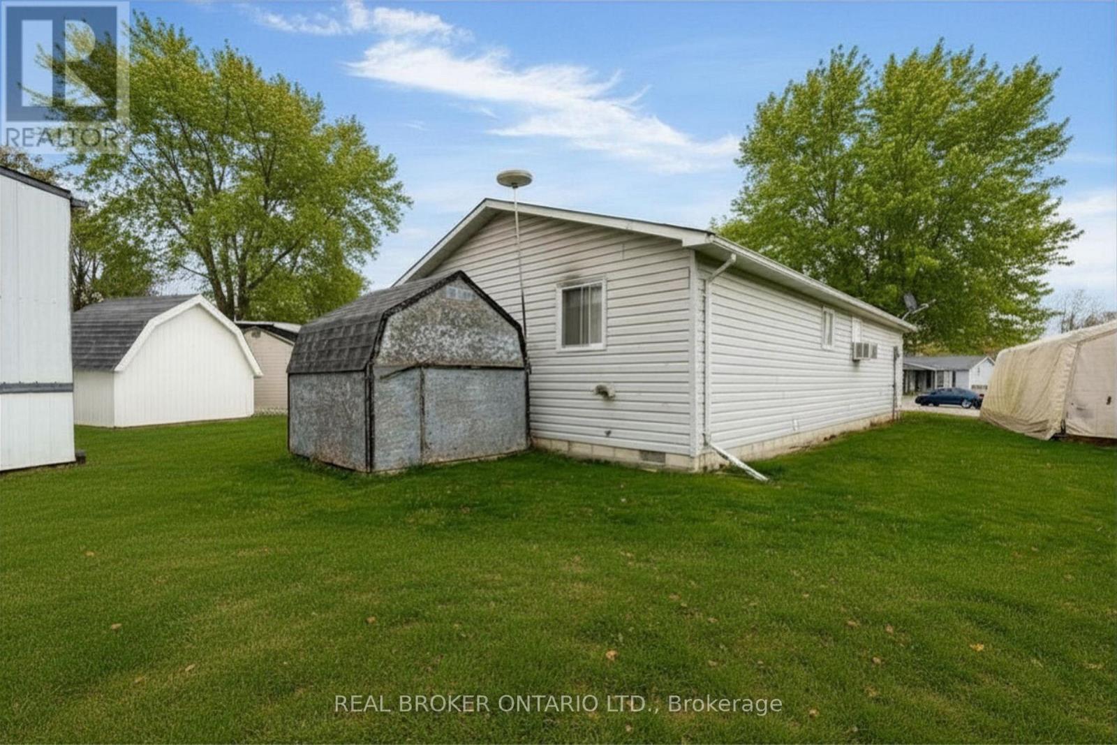 8 Maple Leaf Terrace Property Photo 26