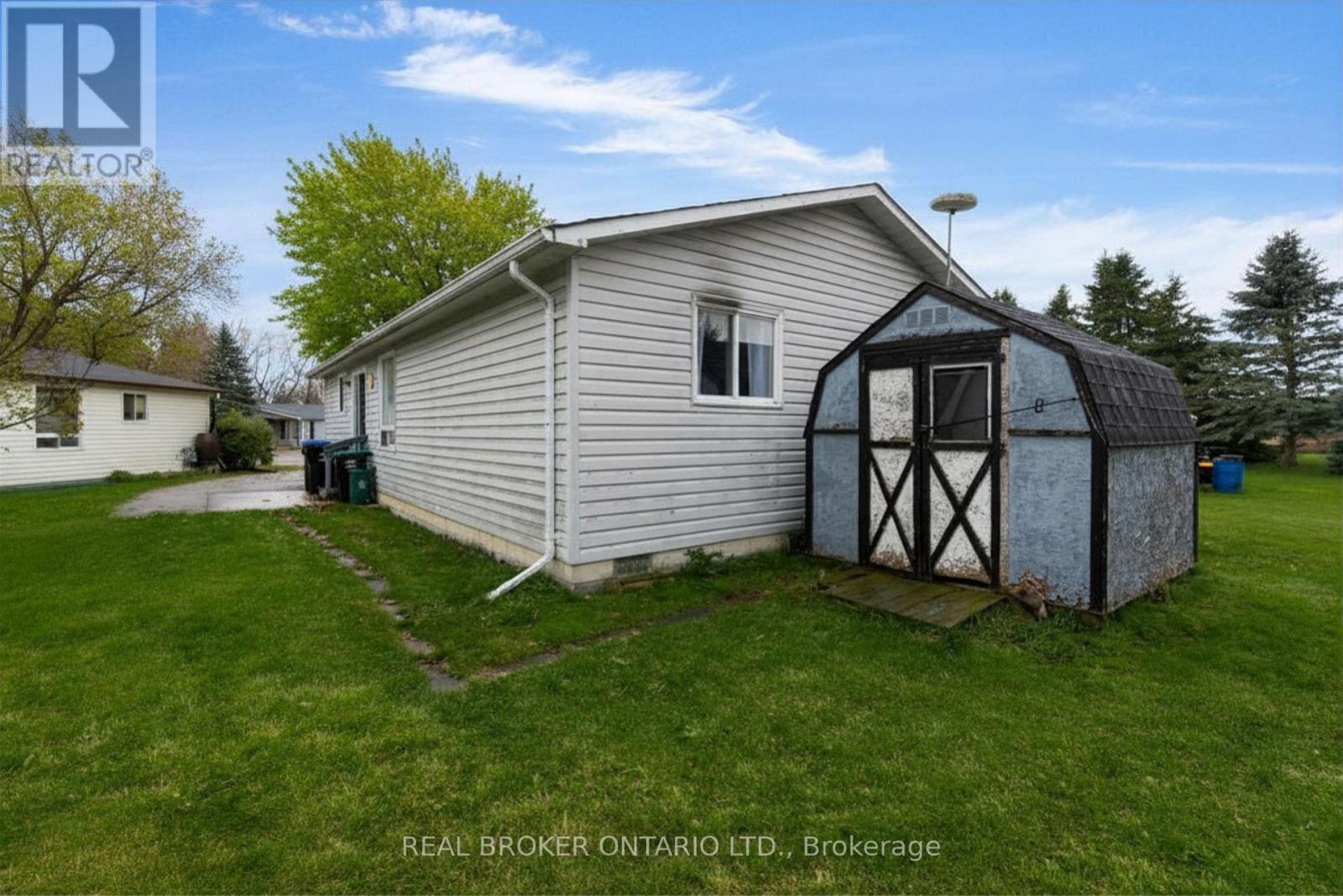 8 Maple Leaf Terrace Property Photo 27
