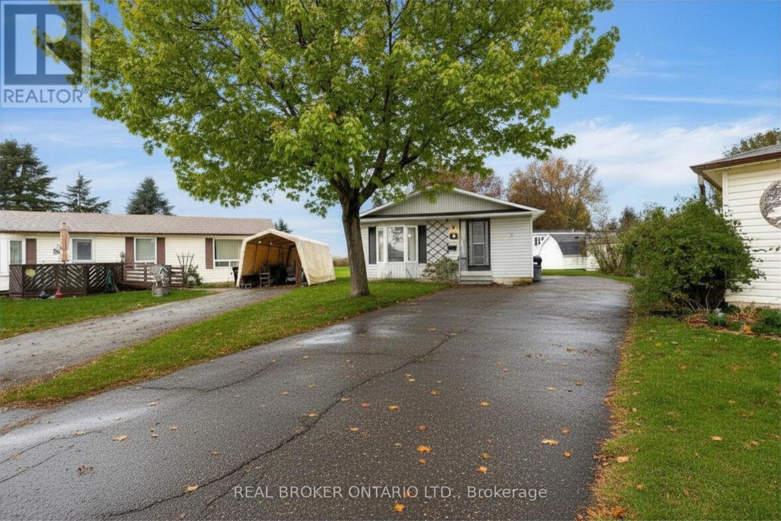 8 Maple Leaf Terrace Property Photo 31