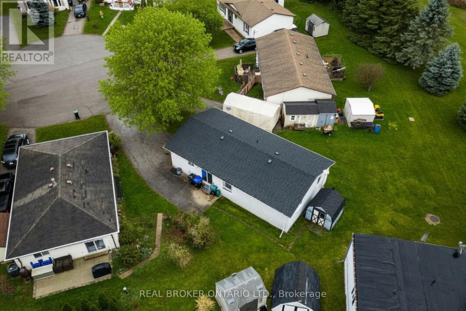 8 Maple Leaf Terrace Property Photo 32
