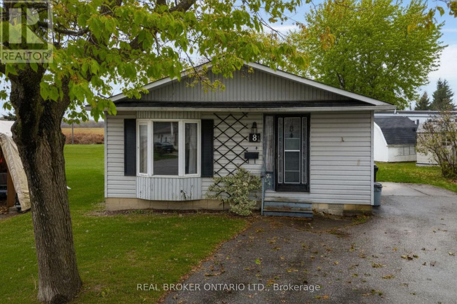 8 Maple Leaf Terrace Property Photo 36