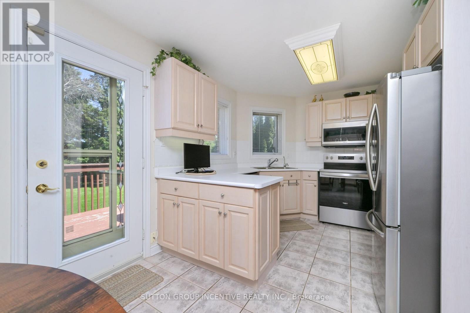 17 Sunset Boulevard Property Photo 10