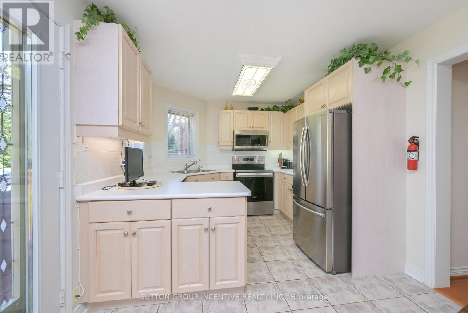 17 Sunset Boulevard Property Photo 12