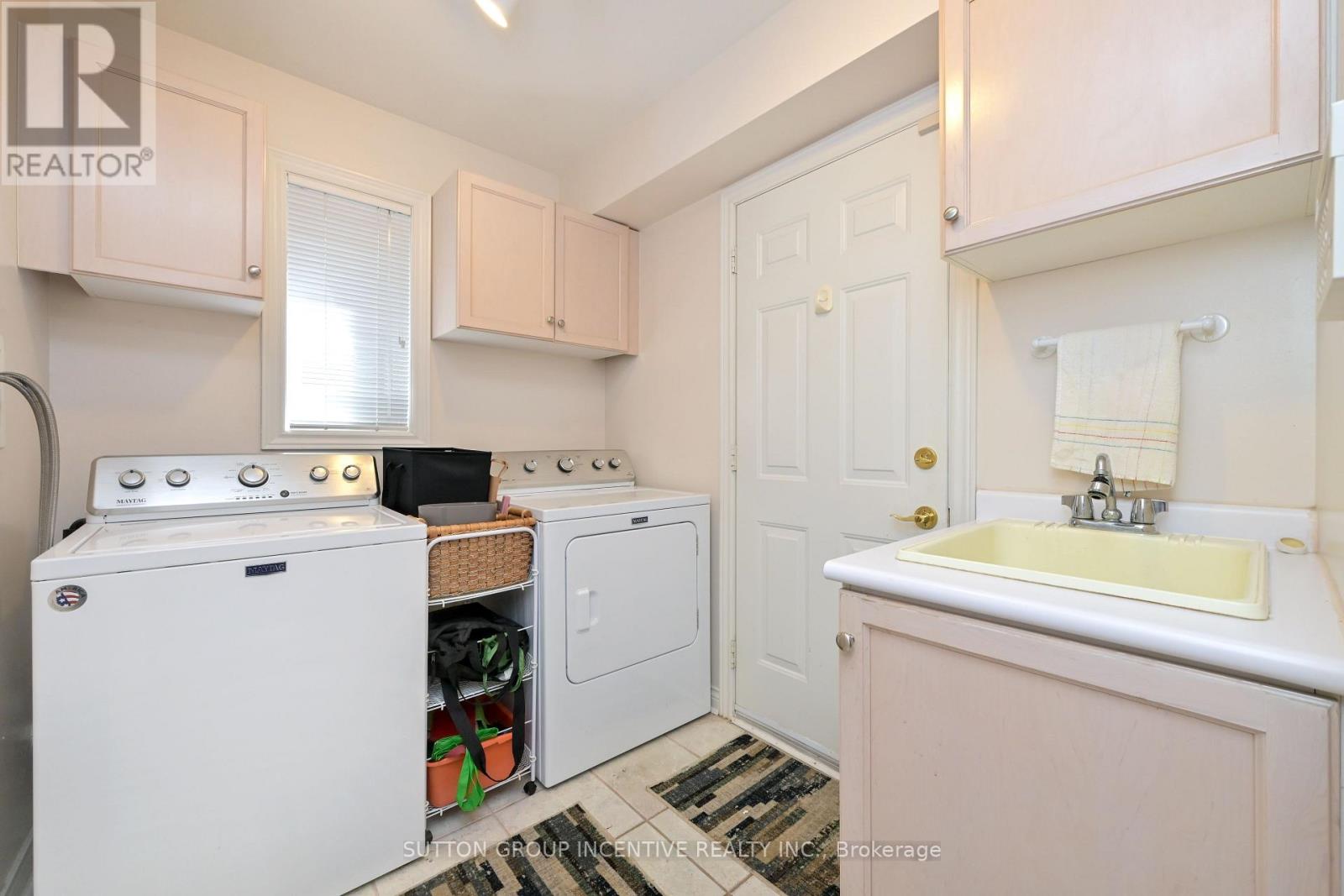 17 Sunset Boulevard Property Photo 16