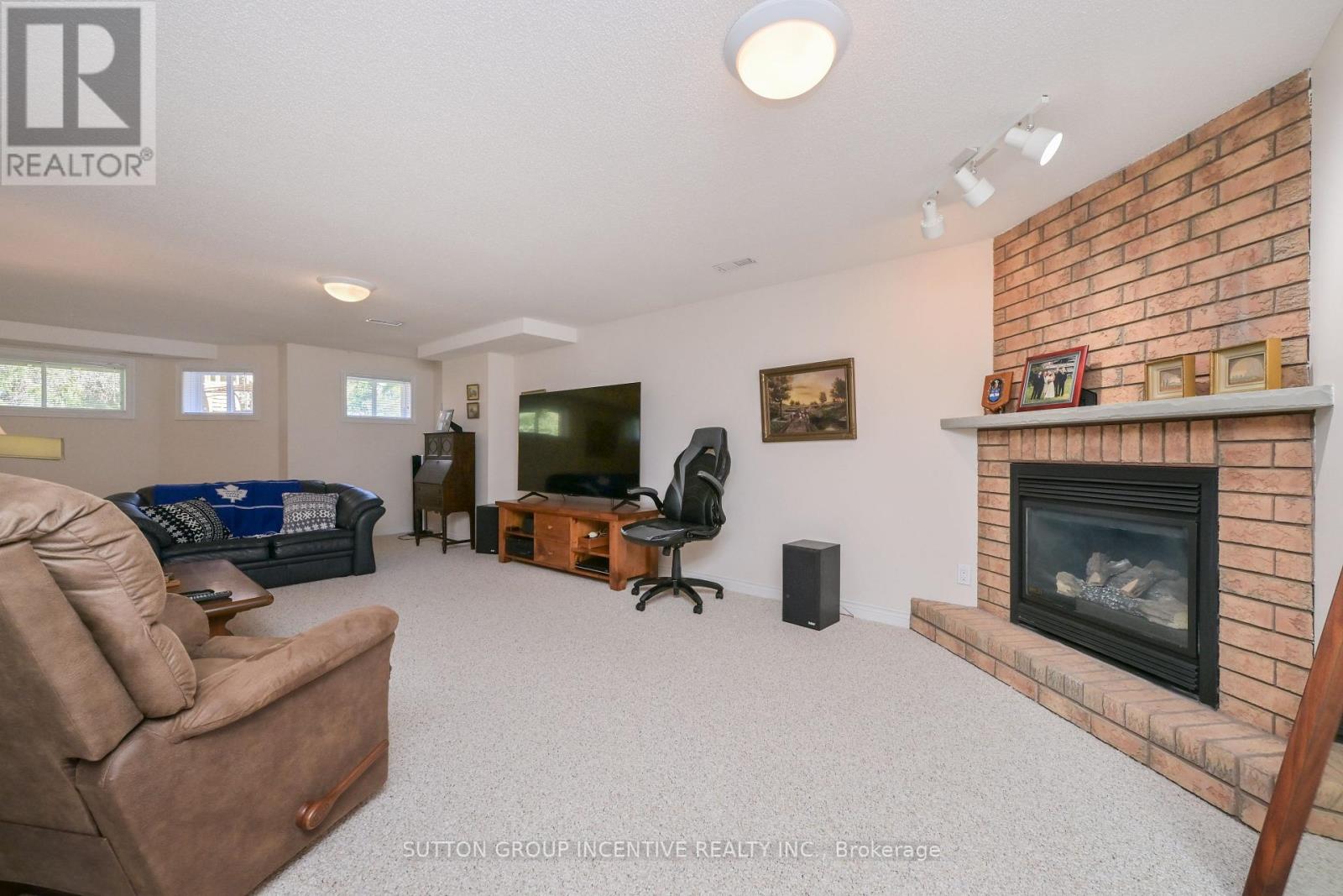 17 Sunset Boulevard Property Photo 23
