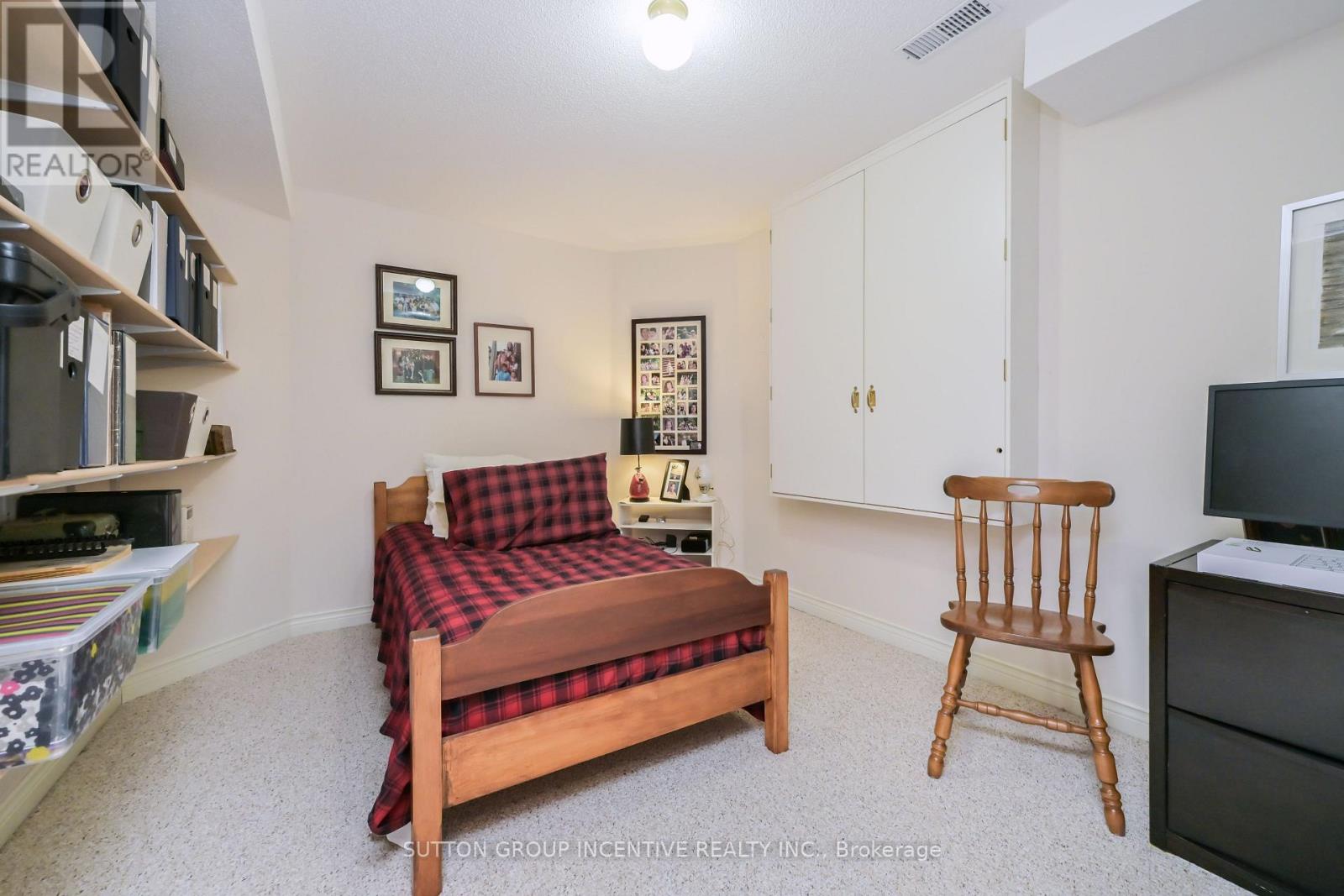 17 Sunset Boulevard Property Photo 27