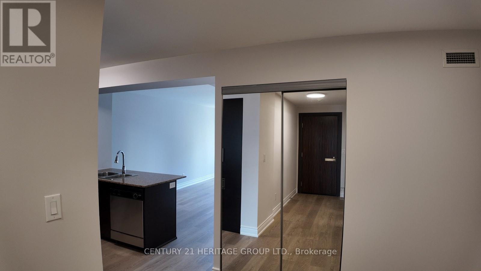 601 - 233 South Park Road Property Photo 4