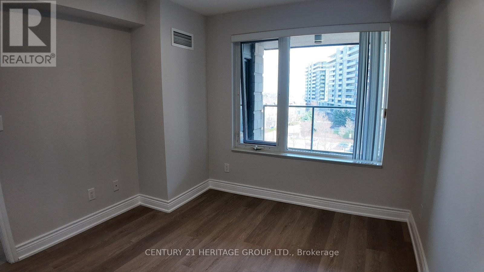 601 - 233 South Park Road Property Photo 14