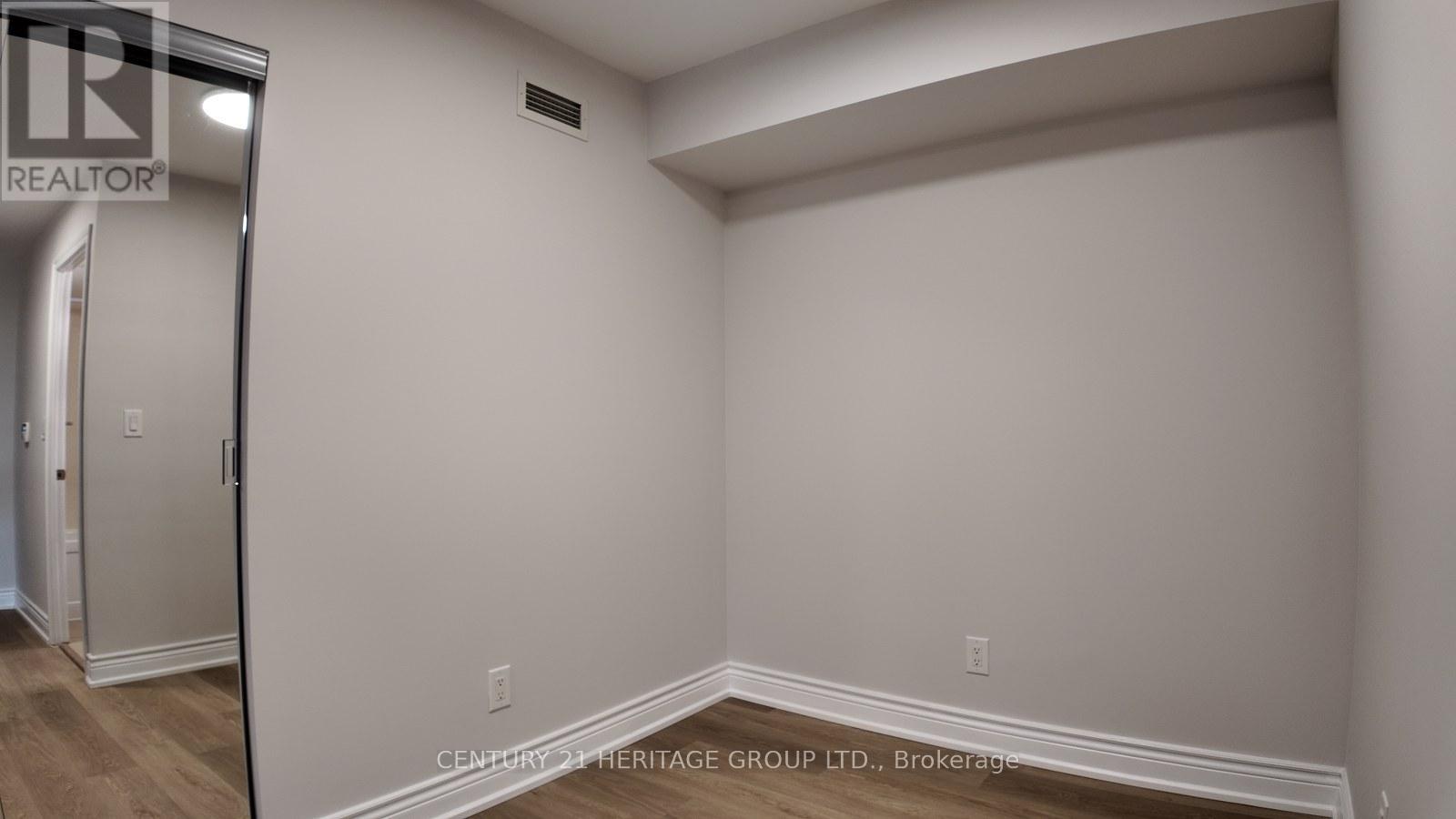 601 - 233 South Park Road Property Photo 16