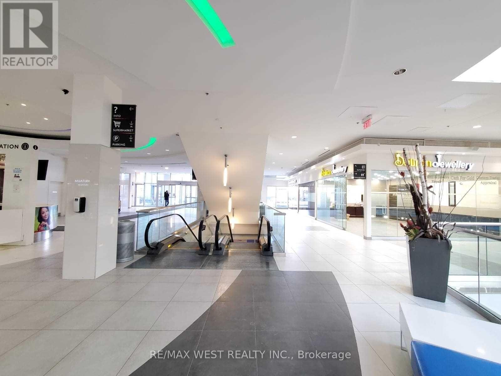 216 - 7181 Yonge Street Property Photo 5