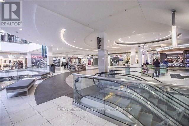 216 - 7181 Yonge Street Property Photo 6