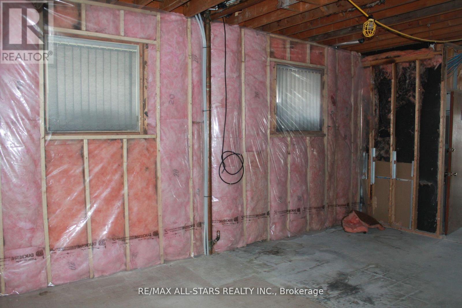 2 - 183 Simcoe Avenue Property Photo 10