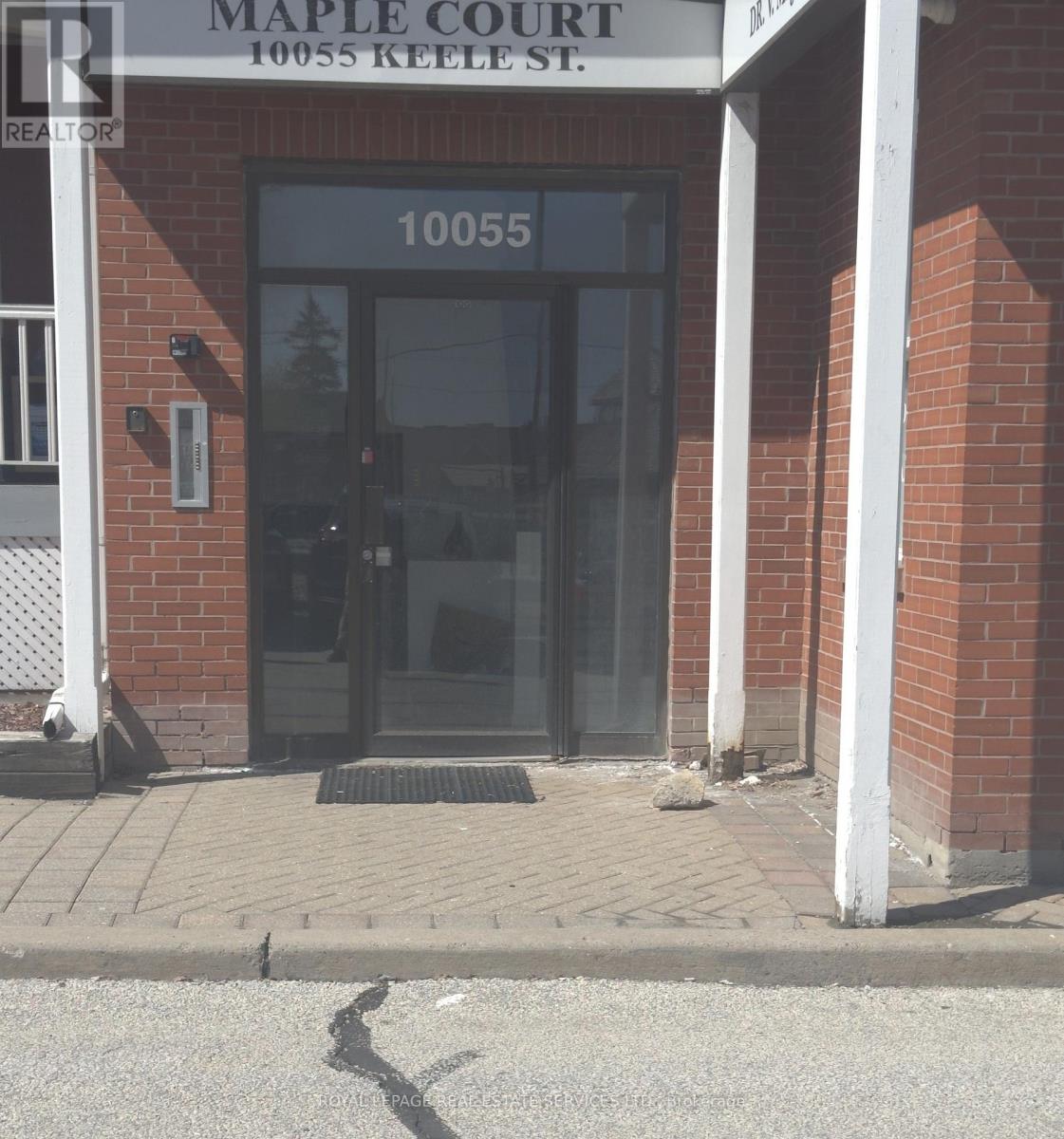 202 - 10055 Keele Street Property Photo 2