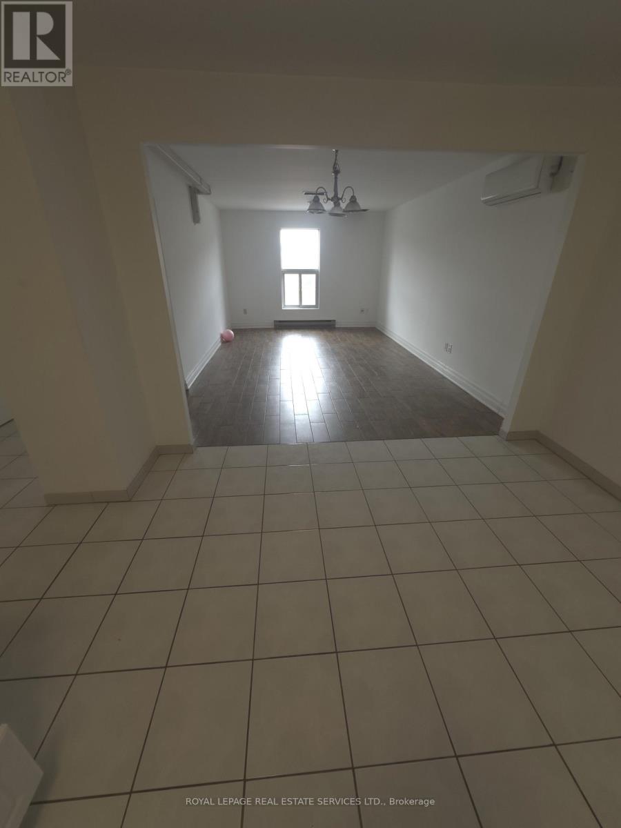 202 - 10055 Keele Street Property Photo 4