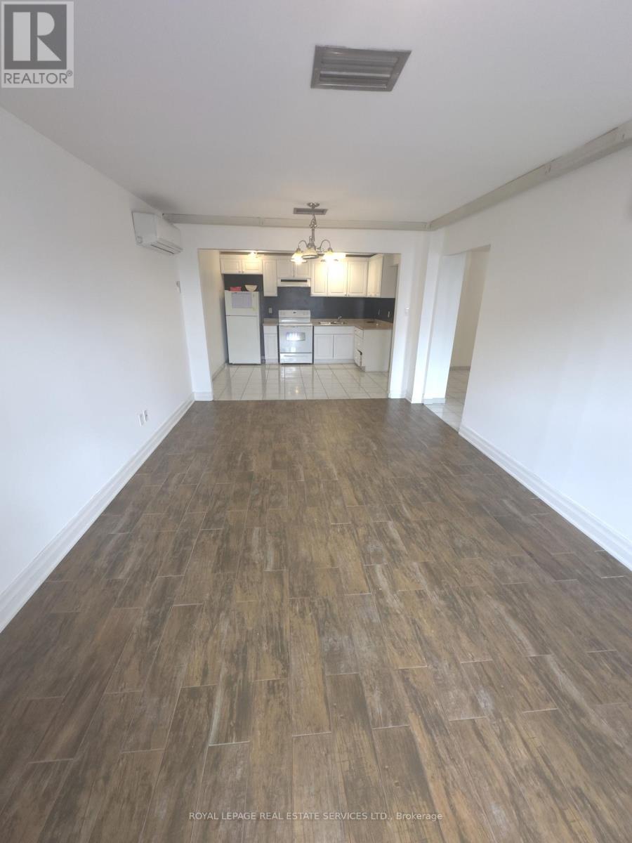 202 - 10055 Keele Street Property Photo 6