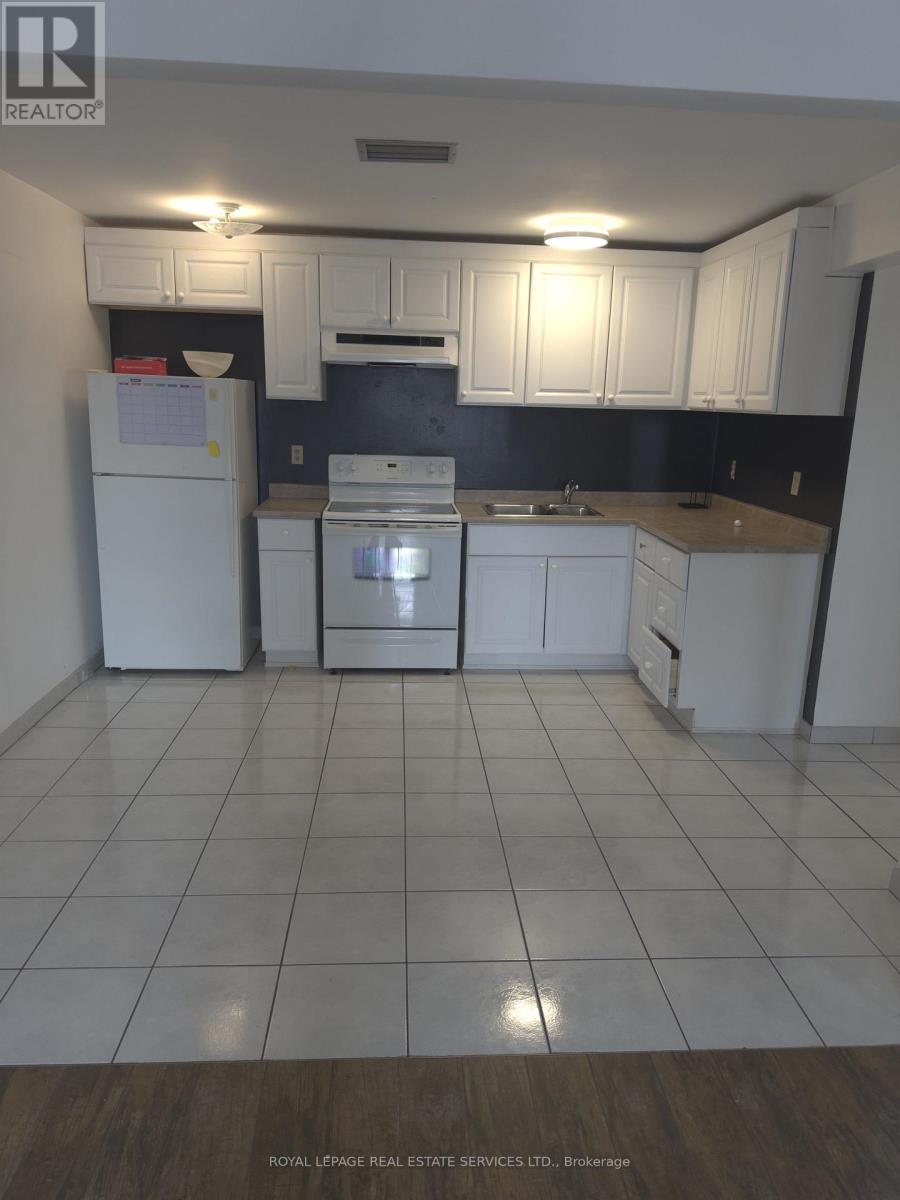 202 - 10055 Keele Street Property Photo 7