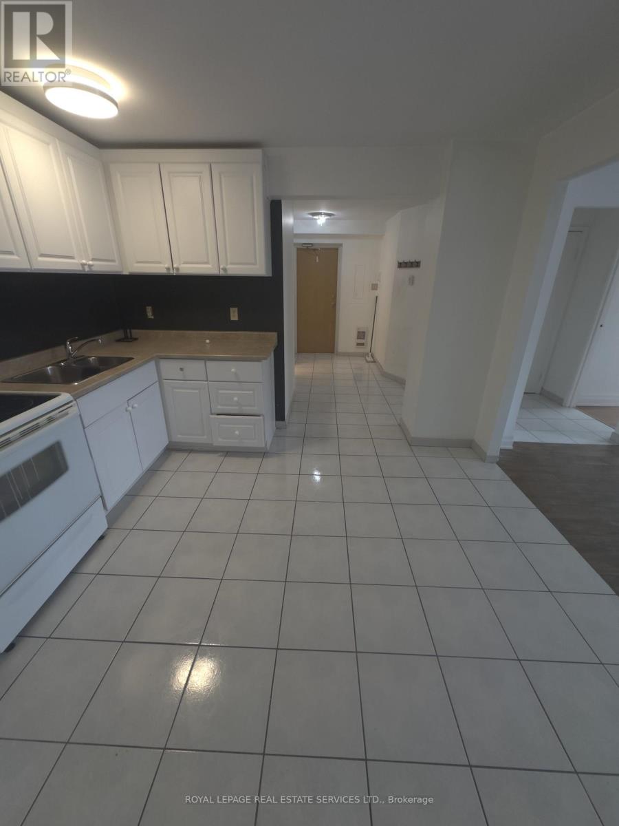 202 - 10055 Keele Street Property Photo 8