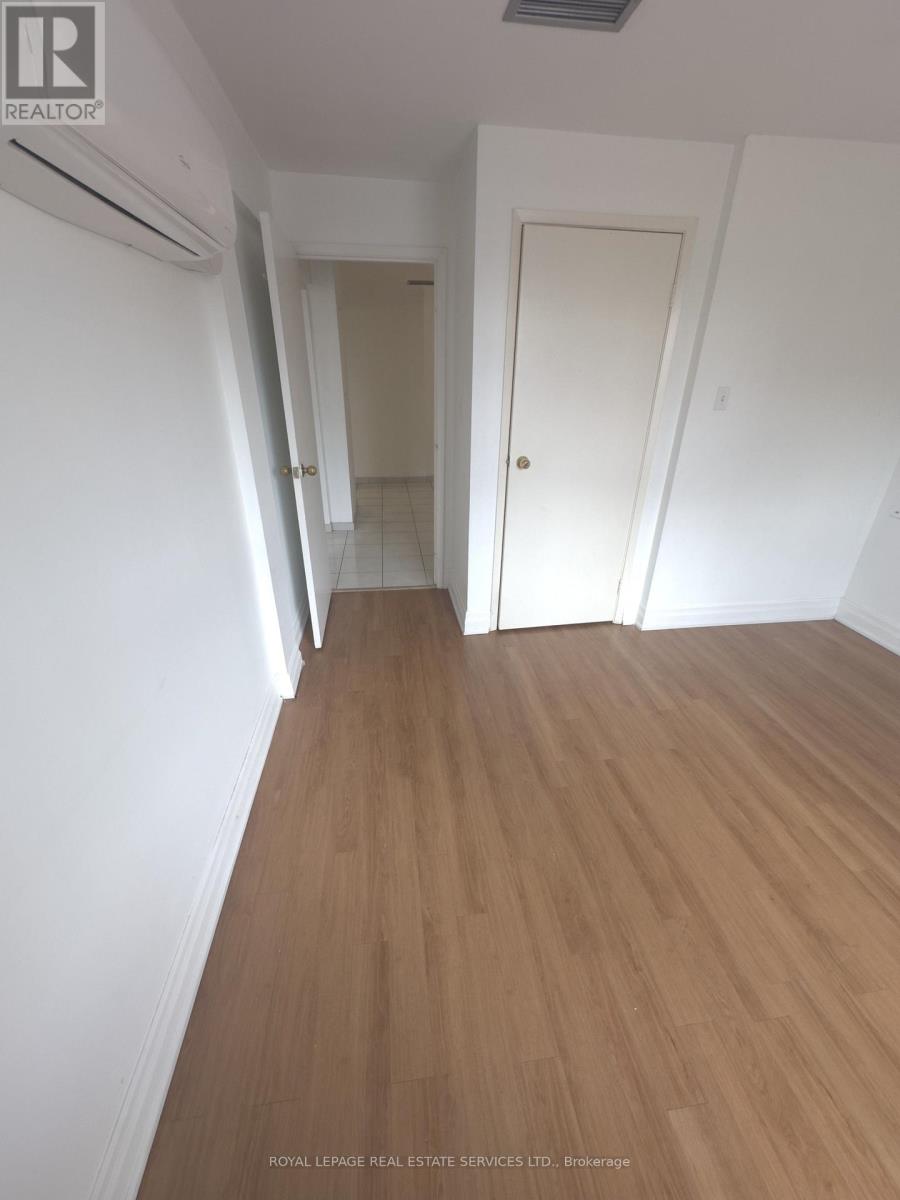 202 - 10055 Keele Street Property Photo 11