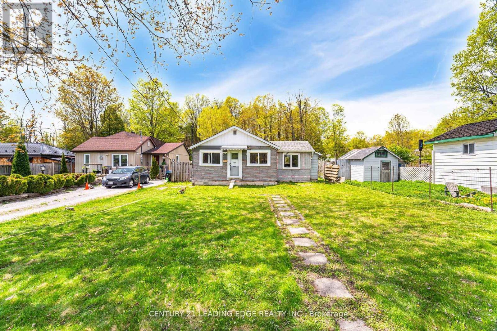 2678 25th Side Road Property Photo 1