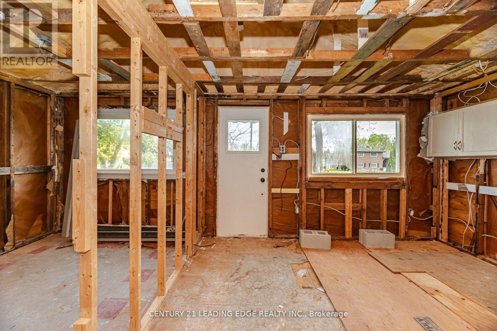 2678 25th Side Road Property Photo 6