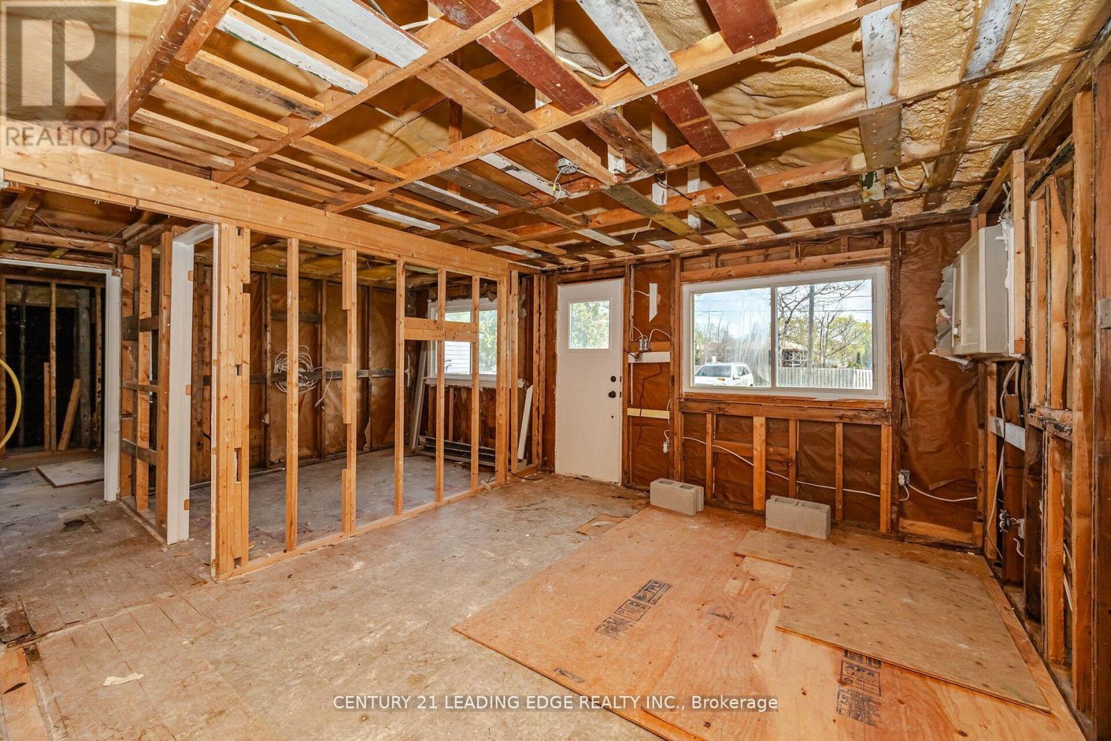 2678 25th Side Road Property Photo 7