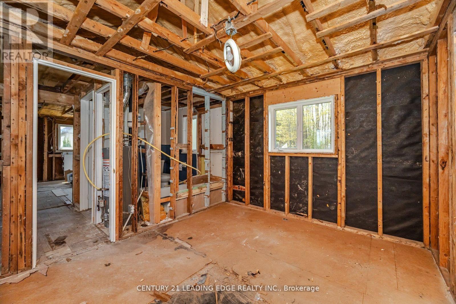 2678 25th Side Road Property Photo 14