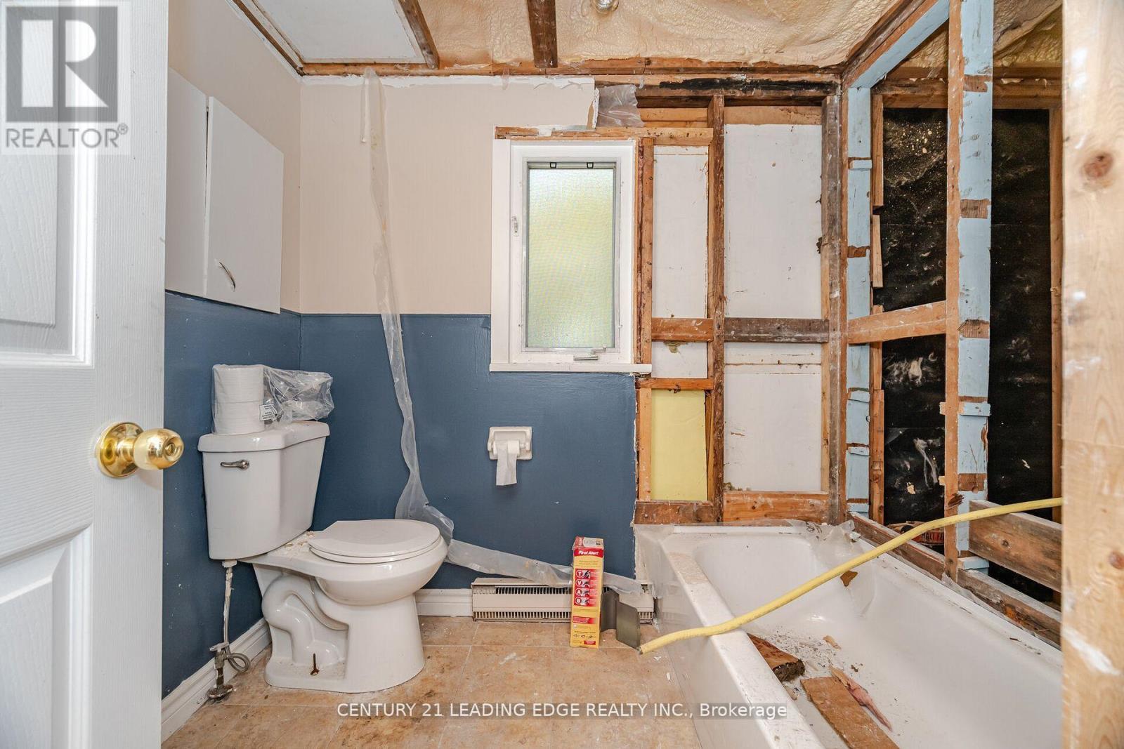 2678 25th Side Road Property Photo 17