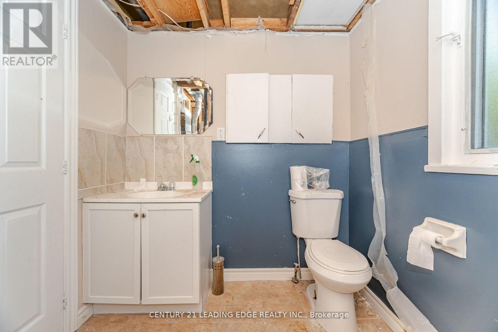 2678 25th Side Road Property Photo 18