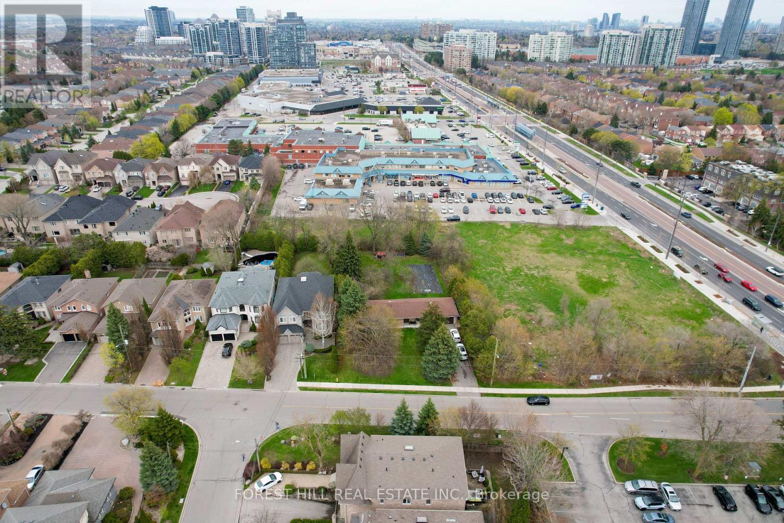 27 Vaughan Boulevard Property Photo 5