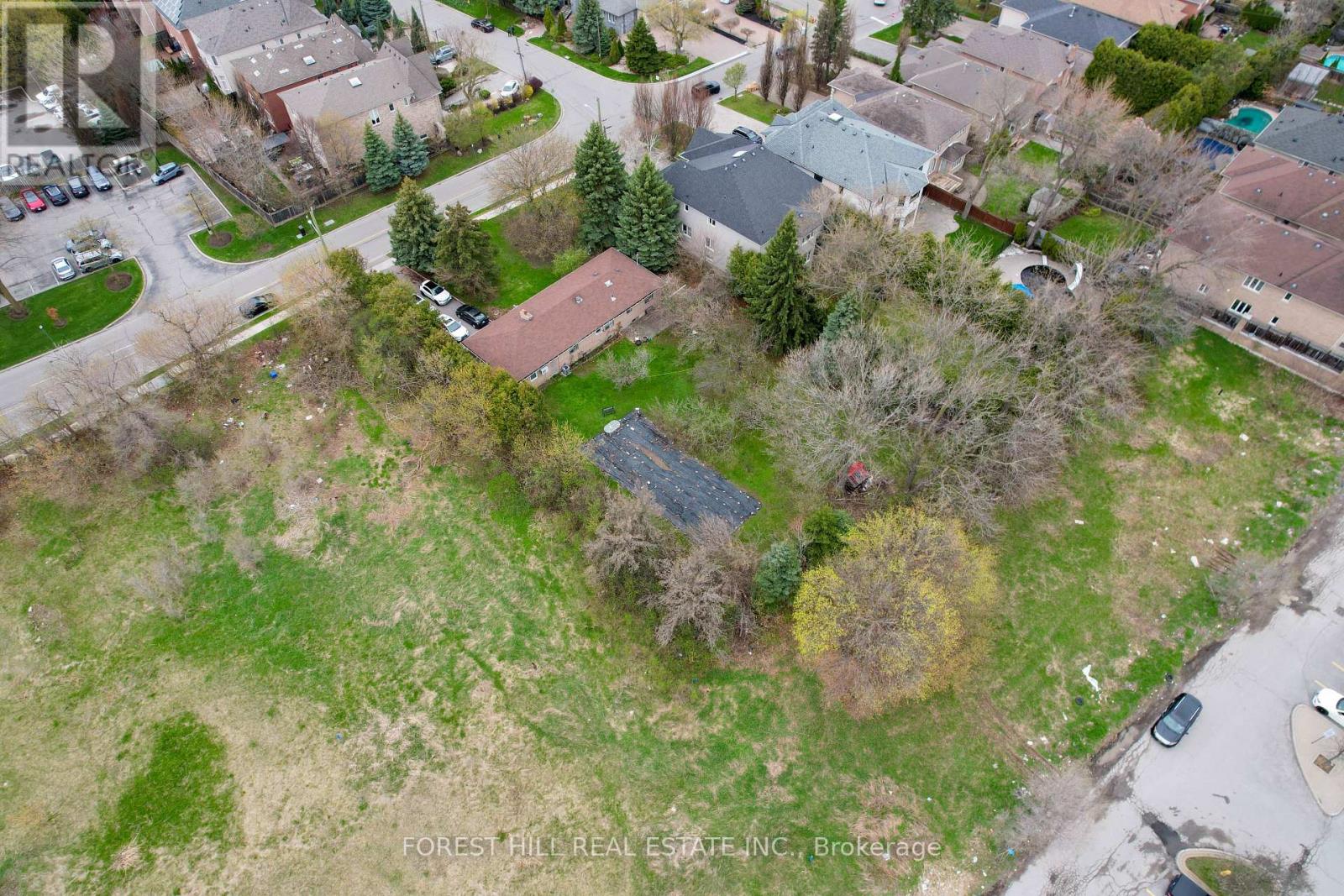 27 Vaughan Boulevard Property Photo 7
