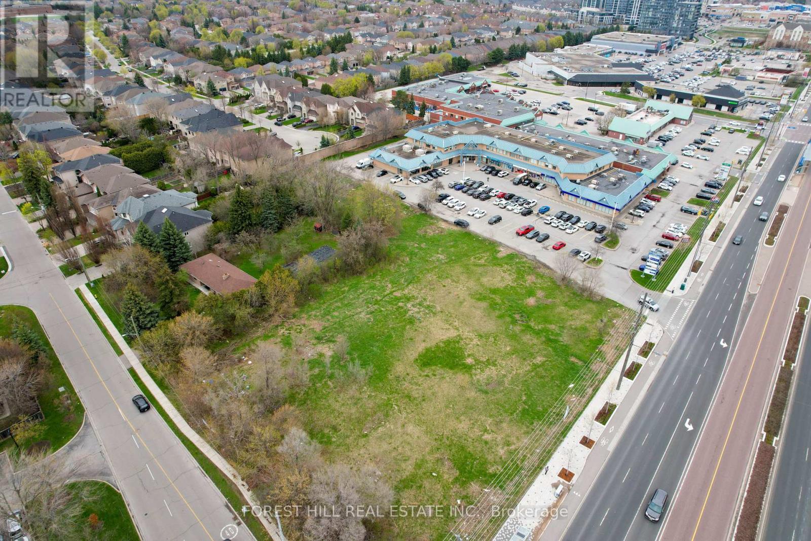 27 Vaughan Boulevard Property Photo 8