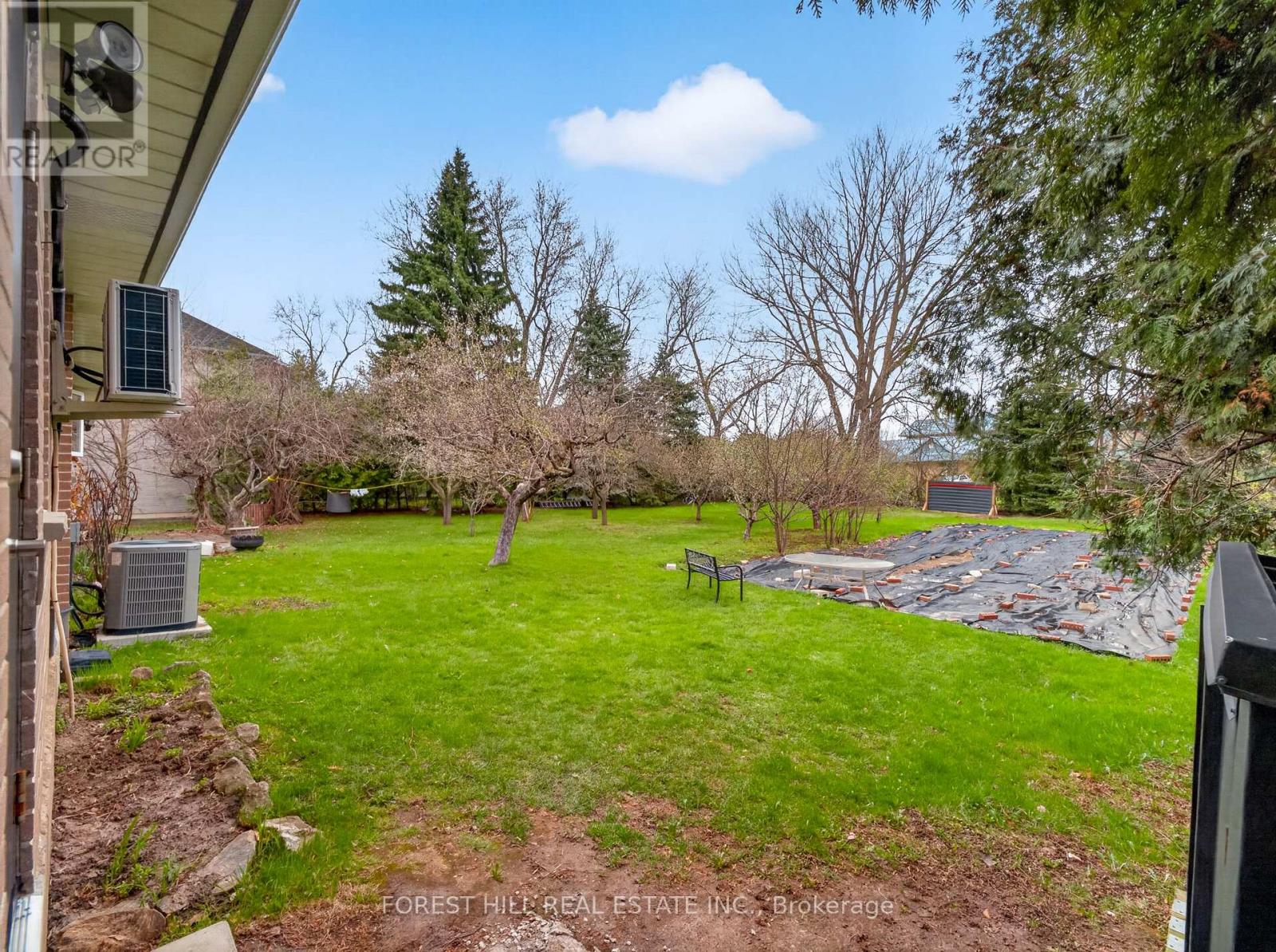 27 Vaughan Boulevard Property Photo 9