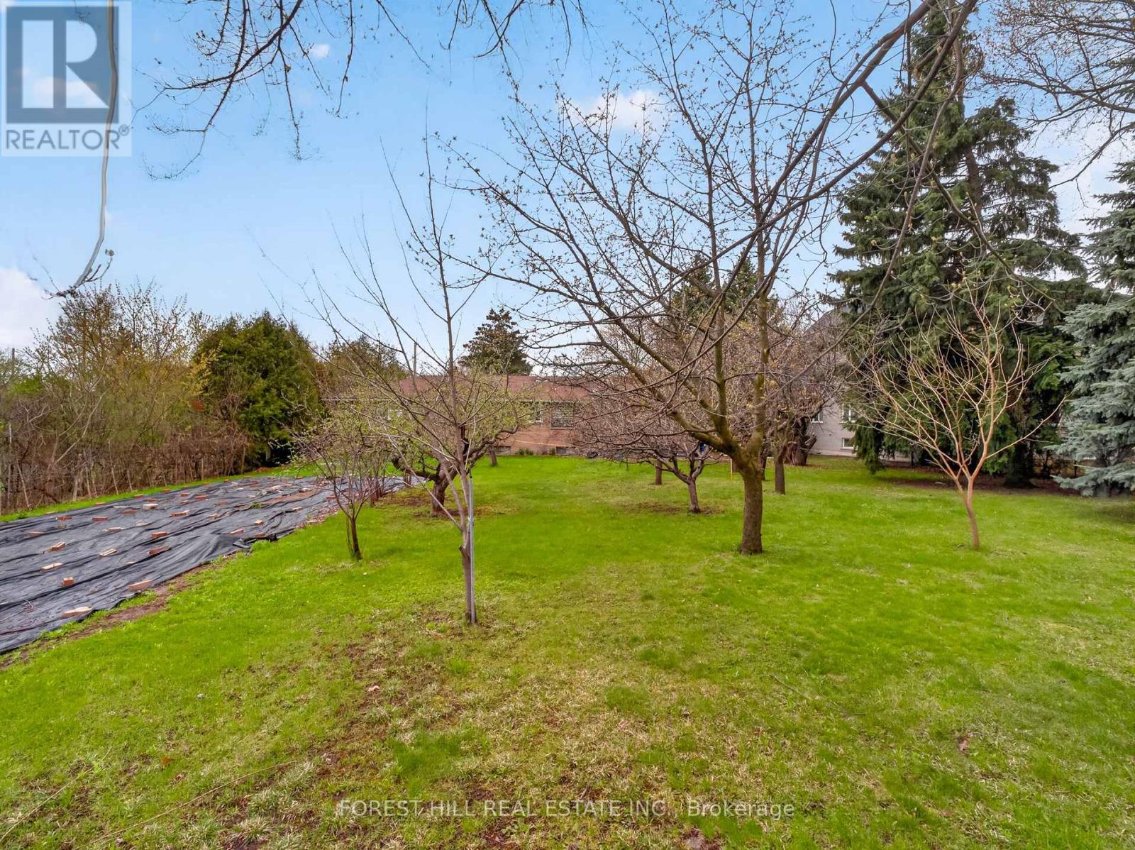 27 Vaughan Boulevard Property Photo 14