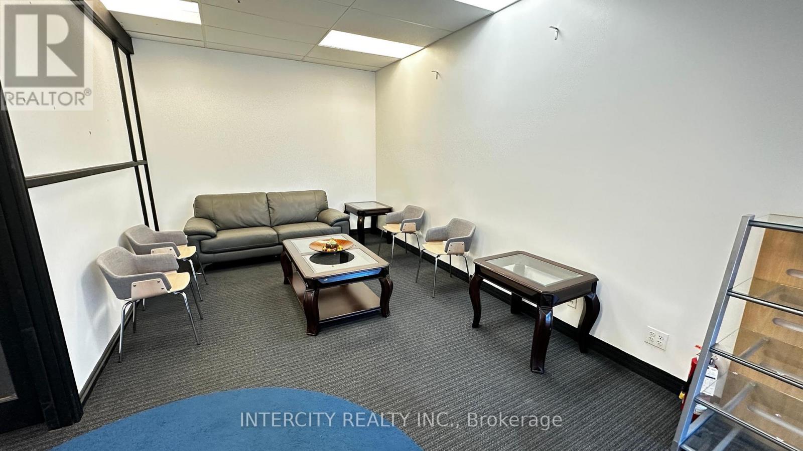 B - 99 Sante Drive Property Photo 4