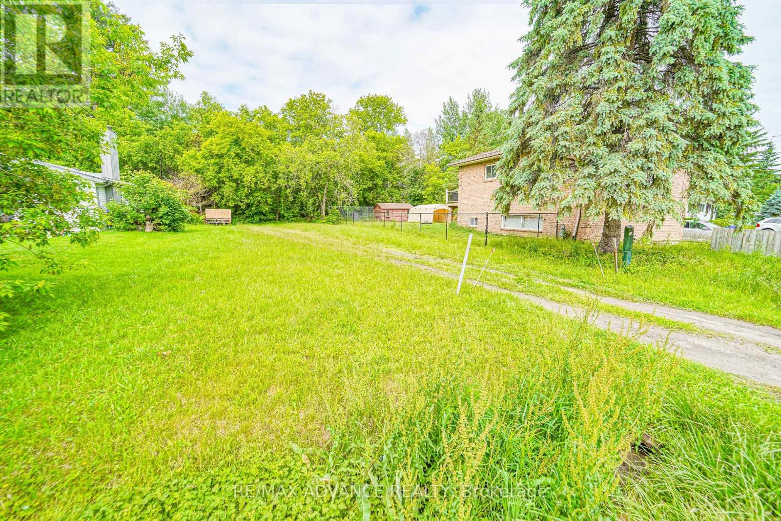 100 Dunkirk Avenue Property Photo 23