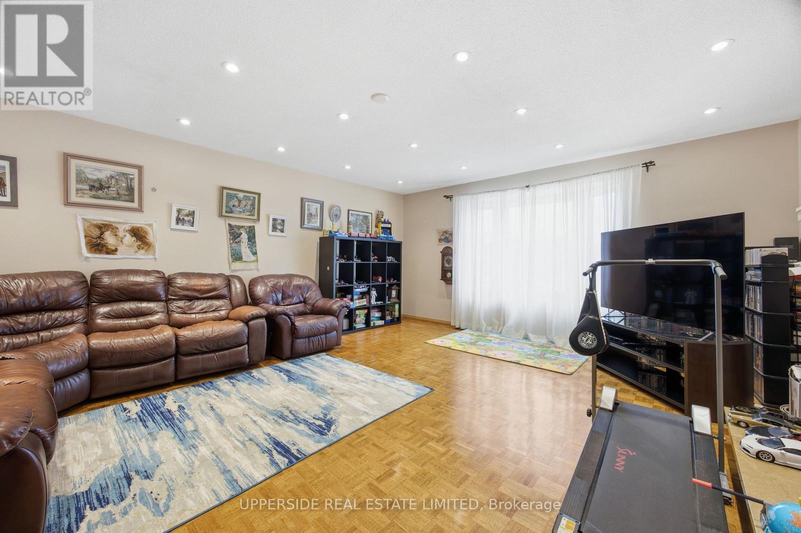 691 York Hill Boulevard Property Photo 18