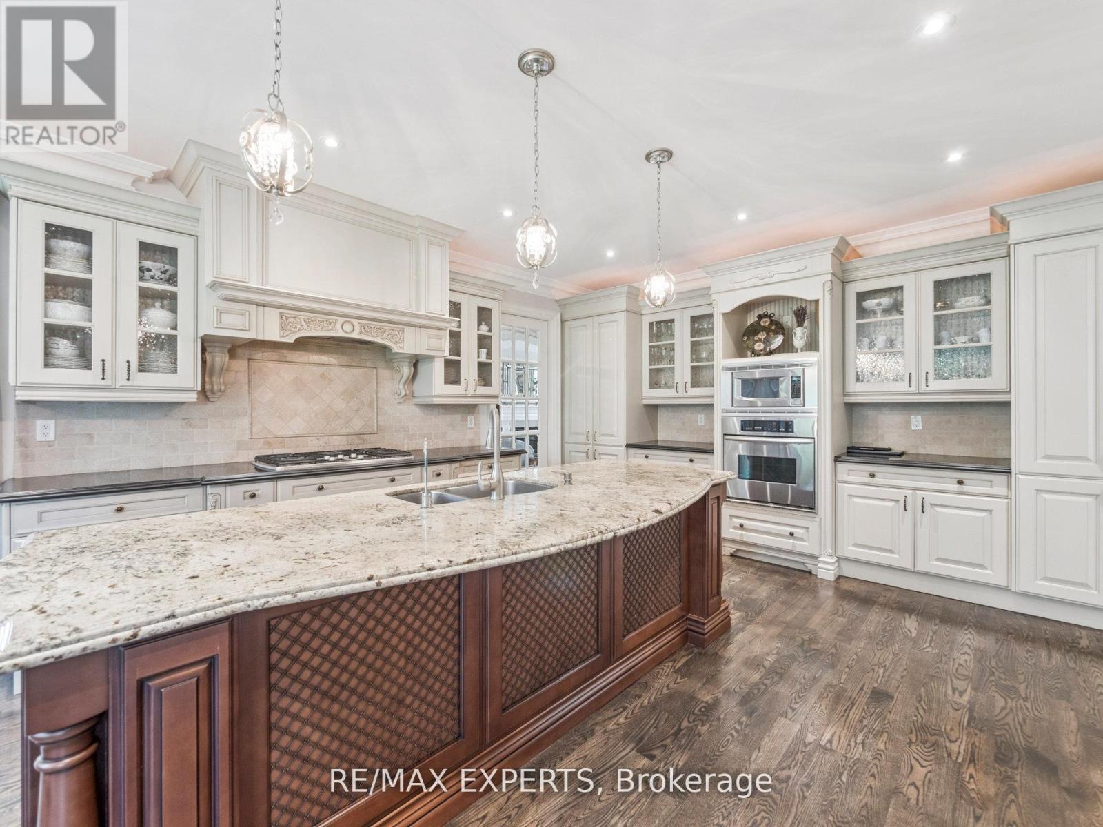 105 Eden Vale Drive S Property Photo 13