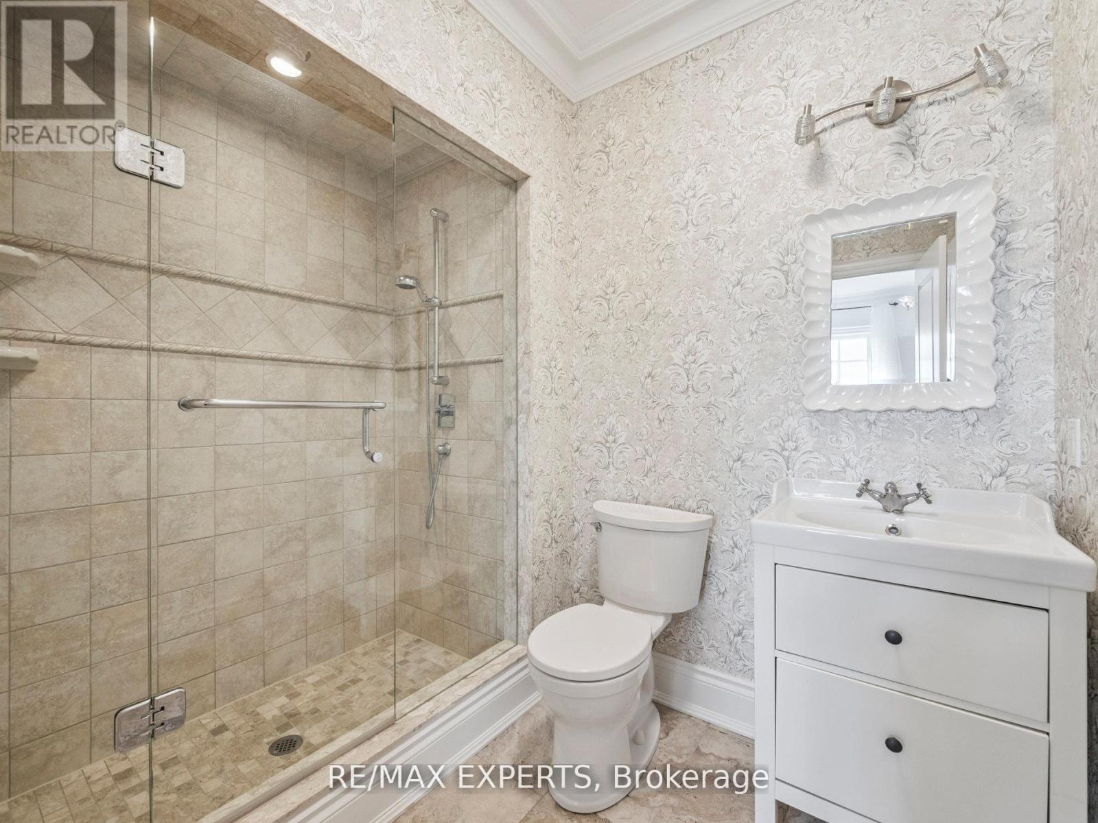 105 Eden Vale Drive S Property Photo 25